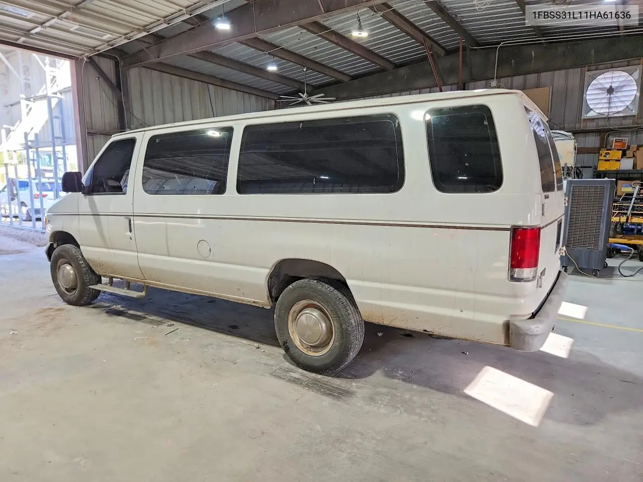 2001 FORD ECONOLINE VIN 1FBSS31L11HA61636 — фото 2