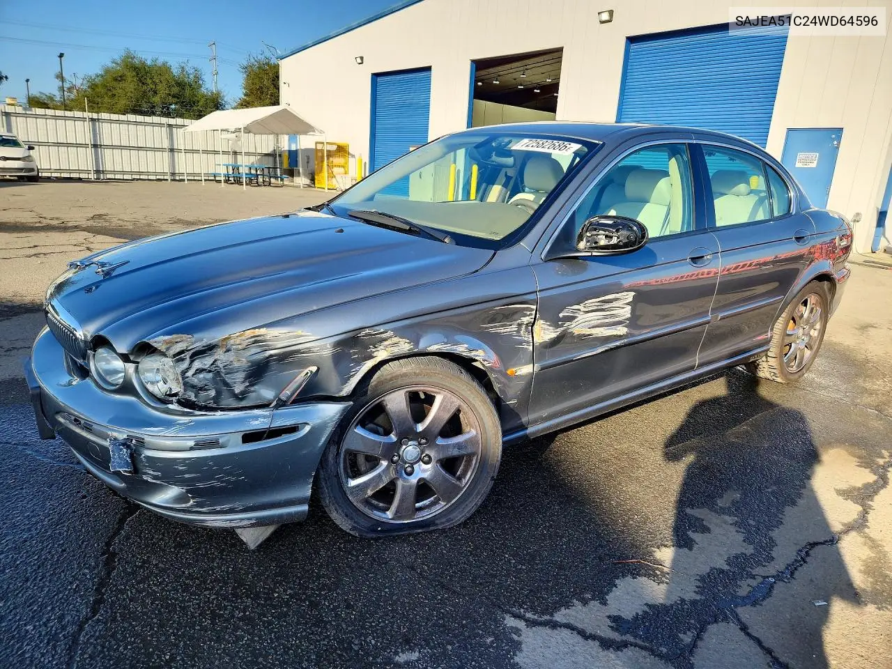 JAGUAR X-TYPE 2004, VIN SAJEA51C24WD64596