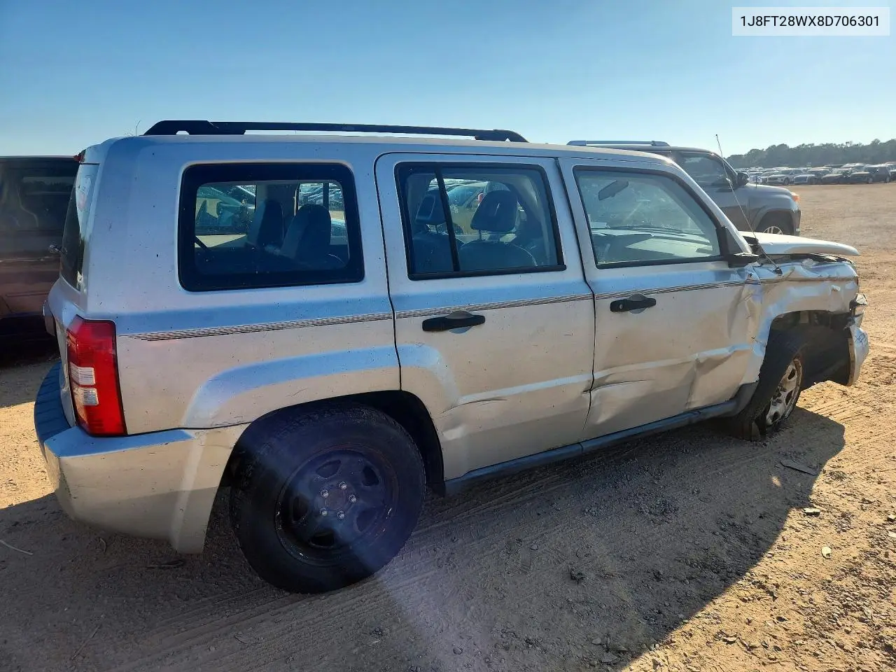 2008 JEEP LIBERTY (PATRIOT) VIN 1J8FT28WX8D706301 — фото 3