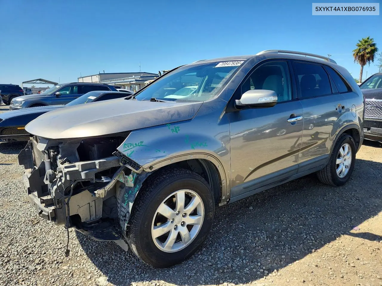 KIA SORENTO 2011, VIN 5XYKT4A1XBG076935