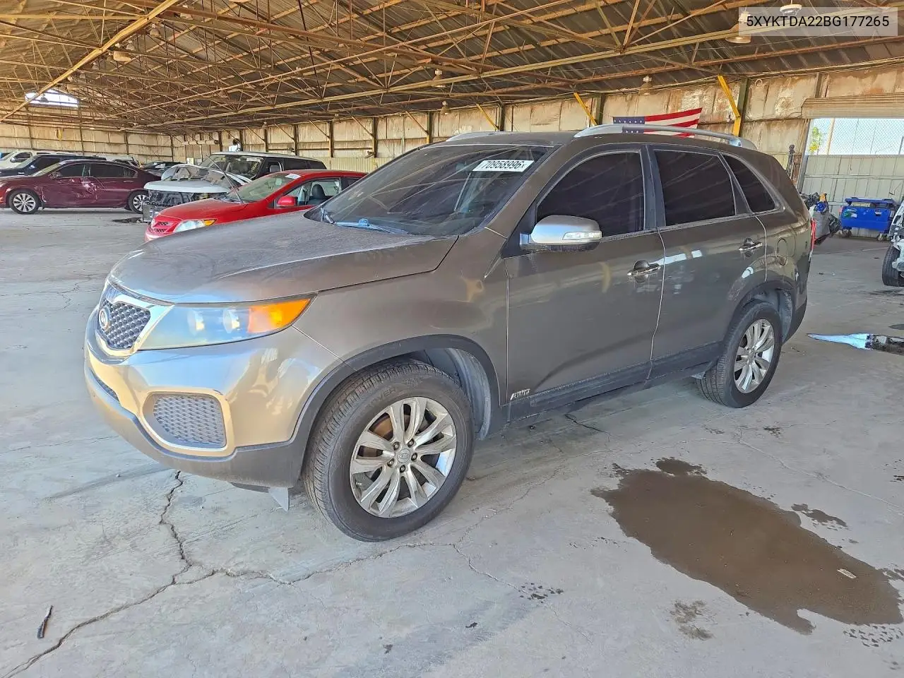 KIA SORENTO 2011, VIN 5XYKTDA22BG177265