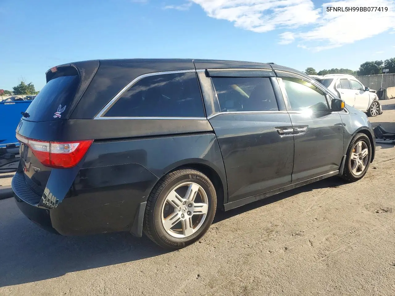 2011 HONDA ODYSSEY VIN 5FNRL5H99BB077419 — фото 3