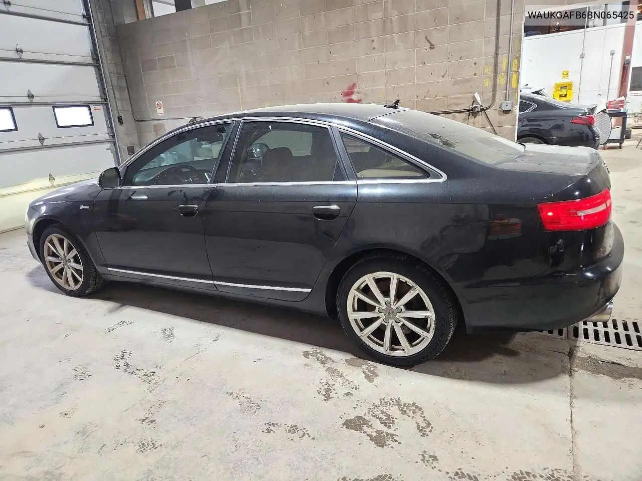 2011 AUDI A6 VIN WAUKGAFB6BN065425 — фото 2