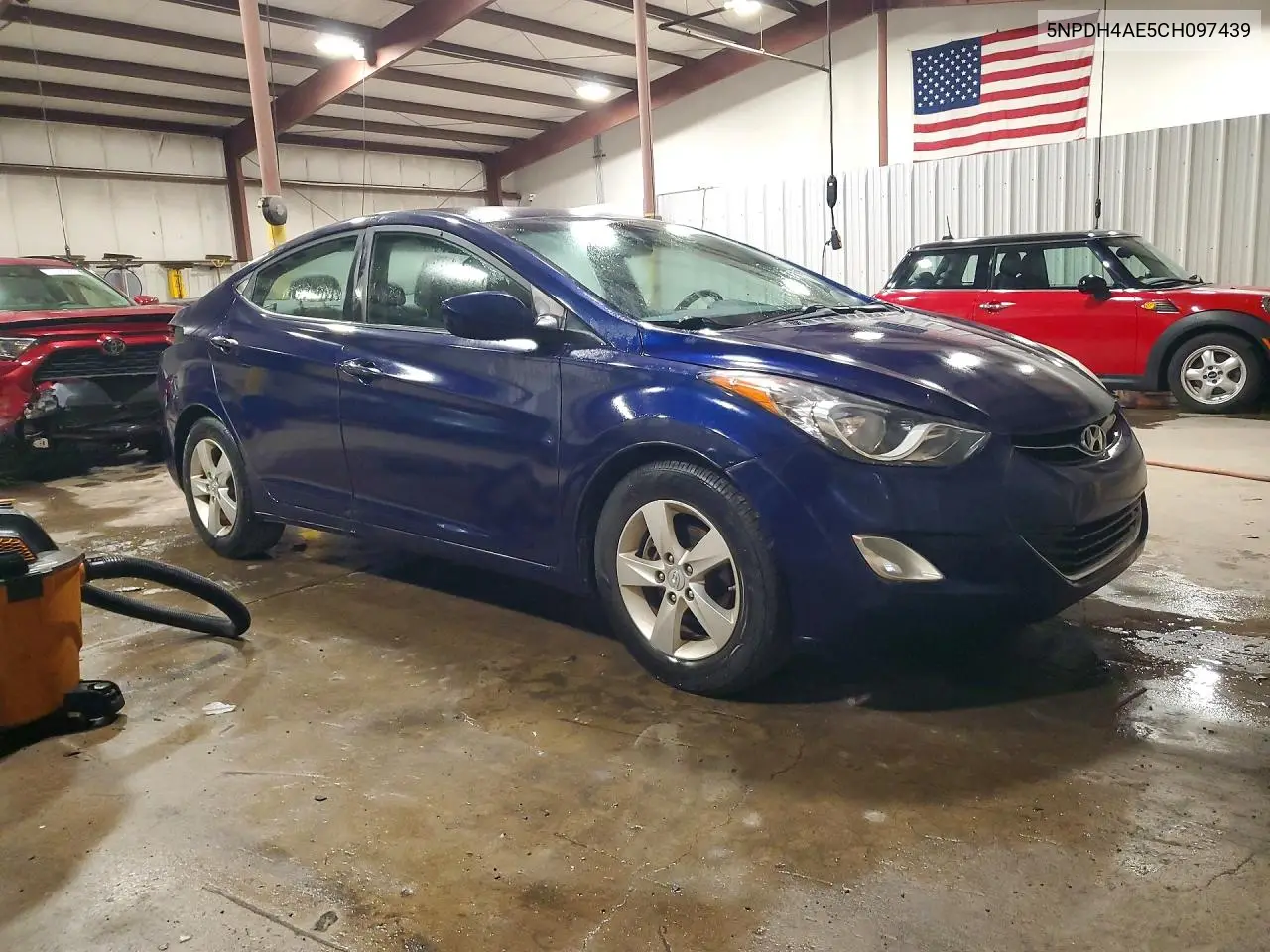 2012 HYUNDAI ELANTRA VIN 5NPDH4AE5CH097439 — фото 4