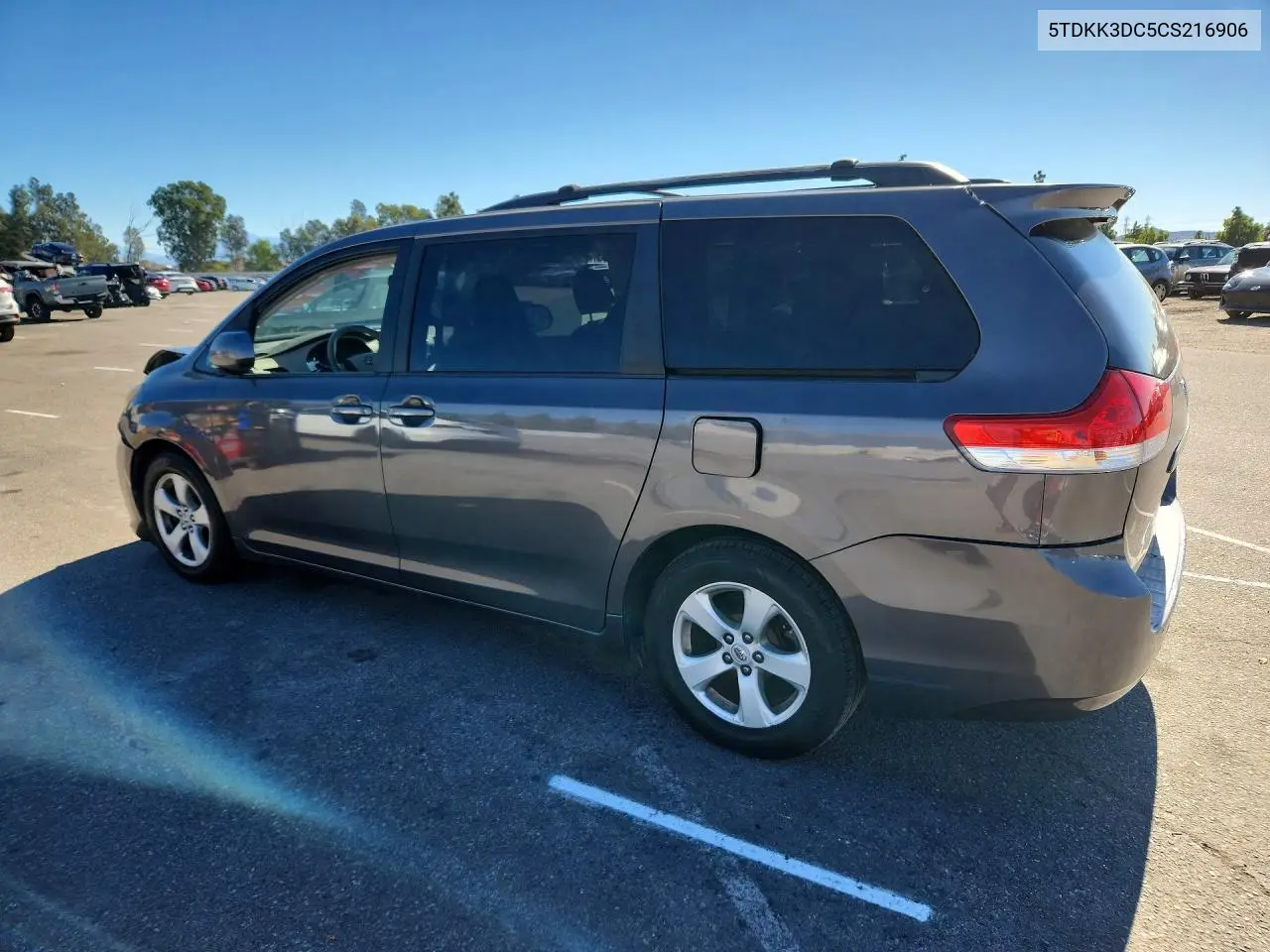 2012 TOYOTA SIENNA VIN 5TDKK3DC5CS216906 — фото 2
