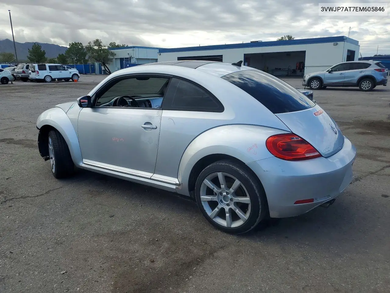 2014 VOLKSWAGEN BEETLE VIN 3VWJP7AT7EM605846 — фото 2