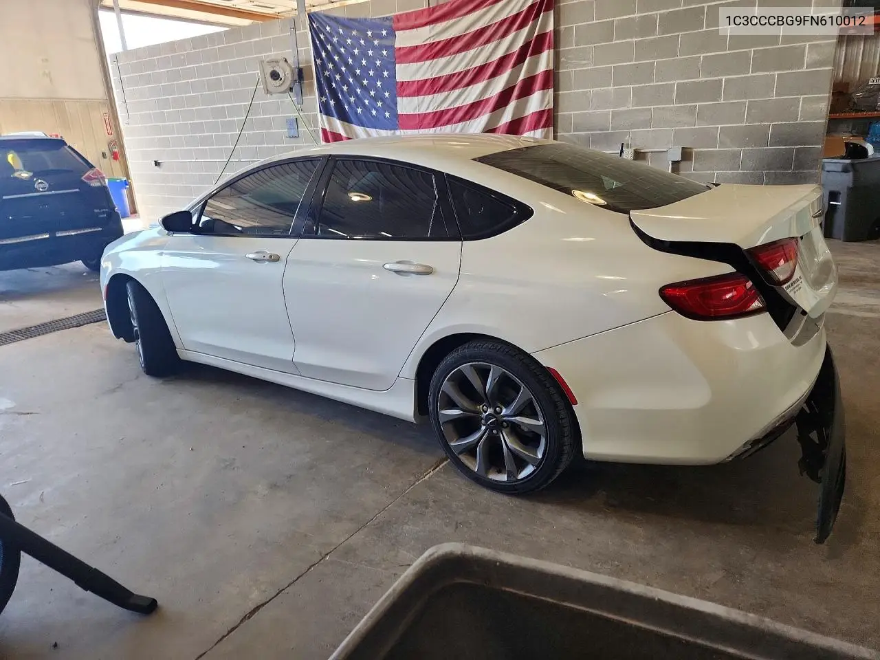 2015 CHRYSLER 200 VIN 1C3CCCBG9FN610012 — фото 2