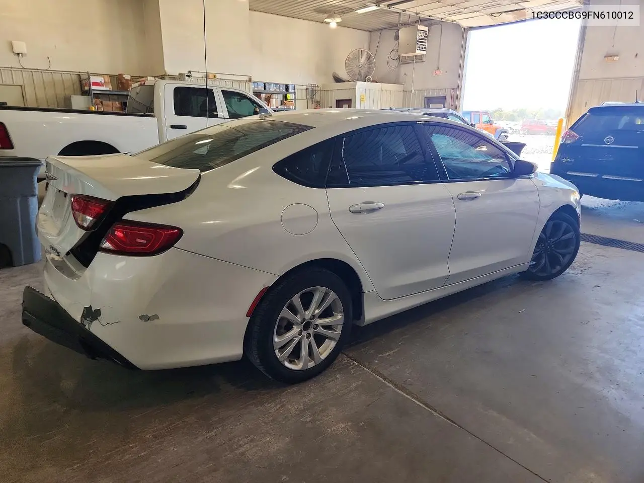 2015 CHRYSLER 200 VIN 1C3CCCBG9FN610012 — фото 3