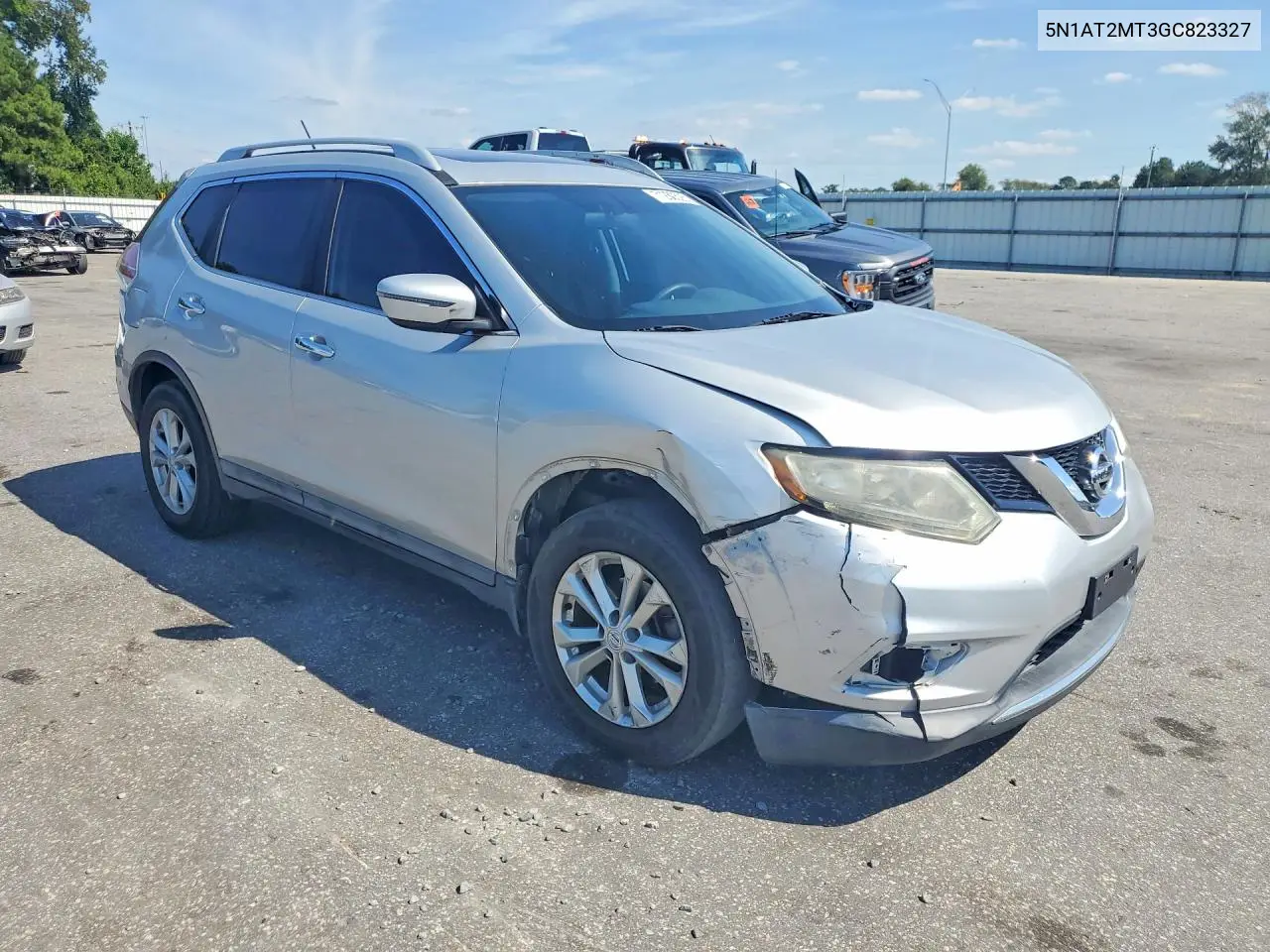2016 NISSAN ROGUE VIN 5N1AT2MT3GC823327 — фото 4
