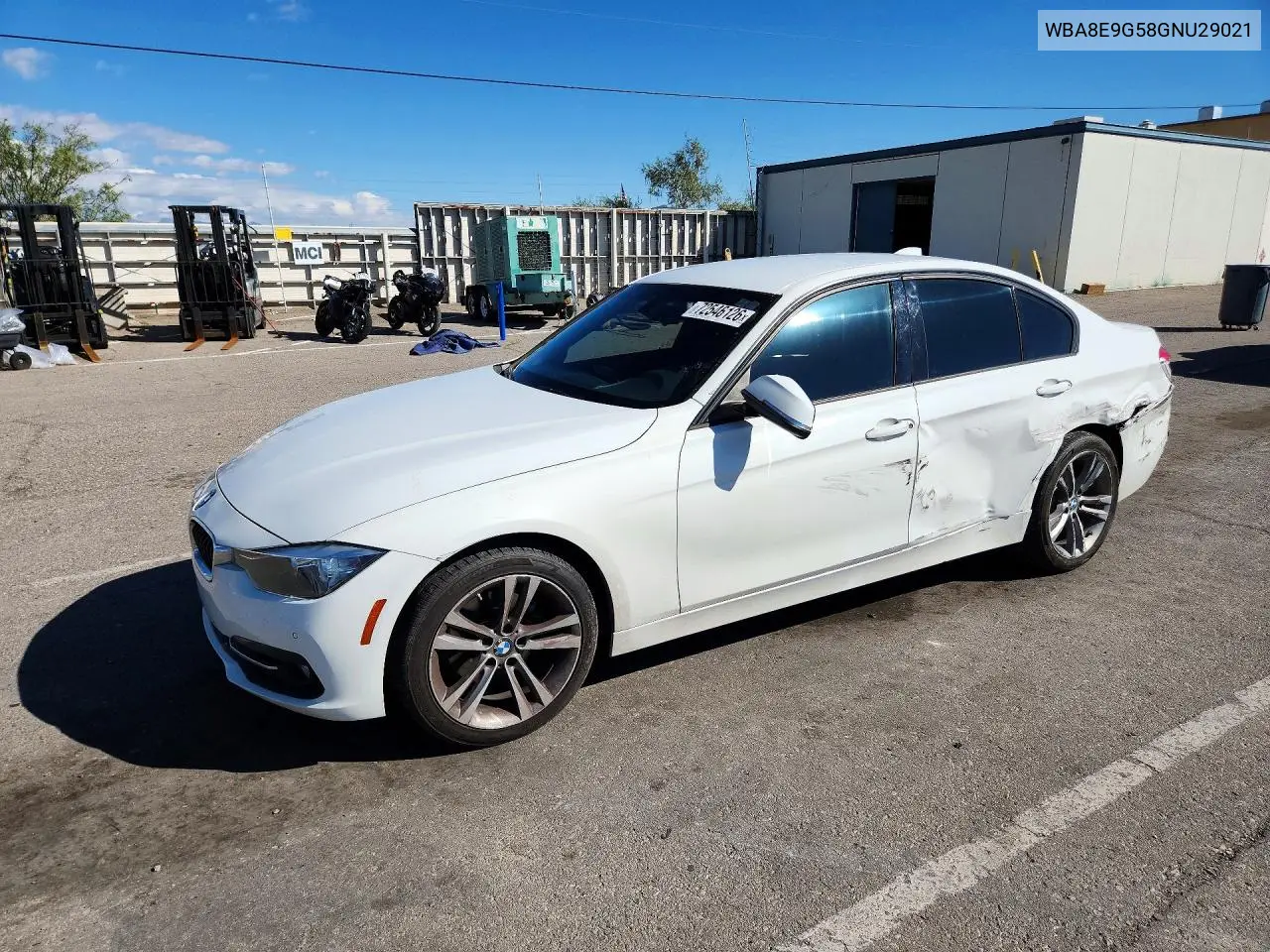 BMW 3ER 2016, VIN WBA8E9G58GNU29021