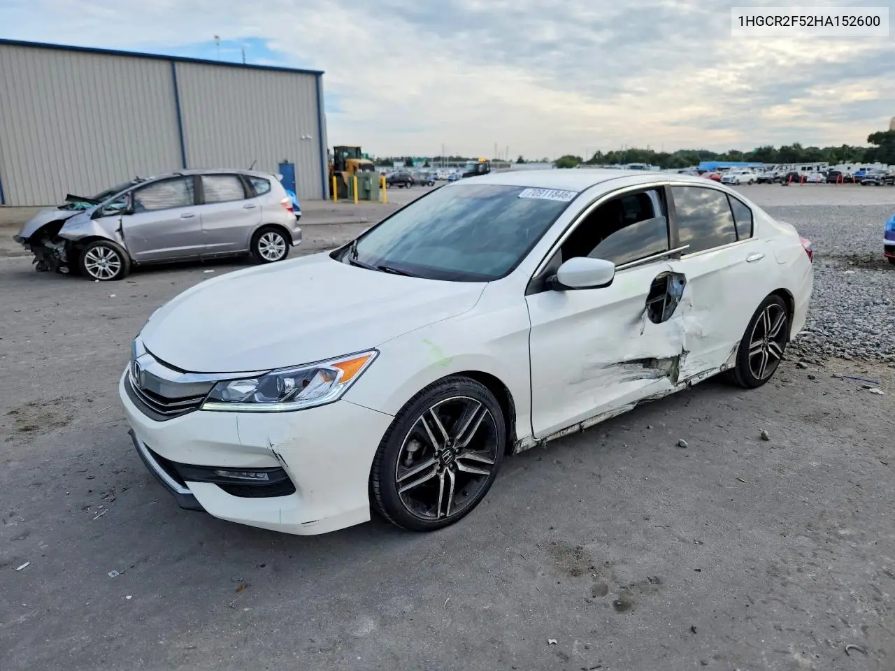 HONDA ACCORD 2017, VIN 1HGCR2F52HA152600