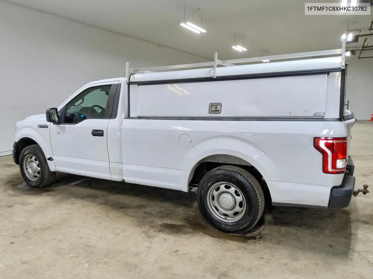 2017 FORD F-150 VIN 1FTMF1C8XHKC30782 — фото 2