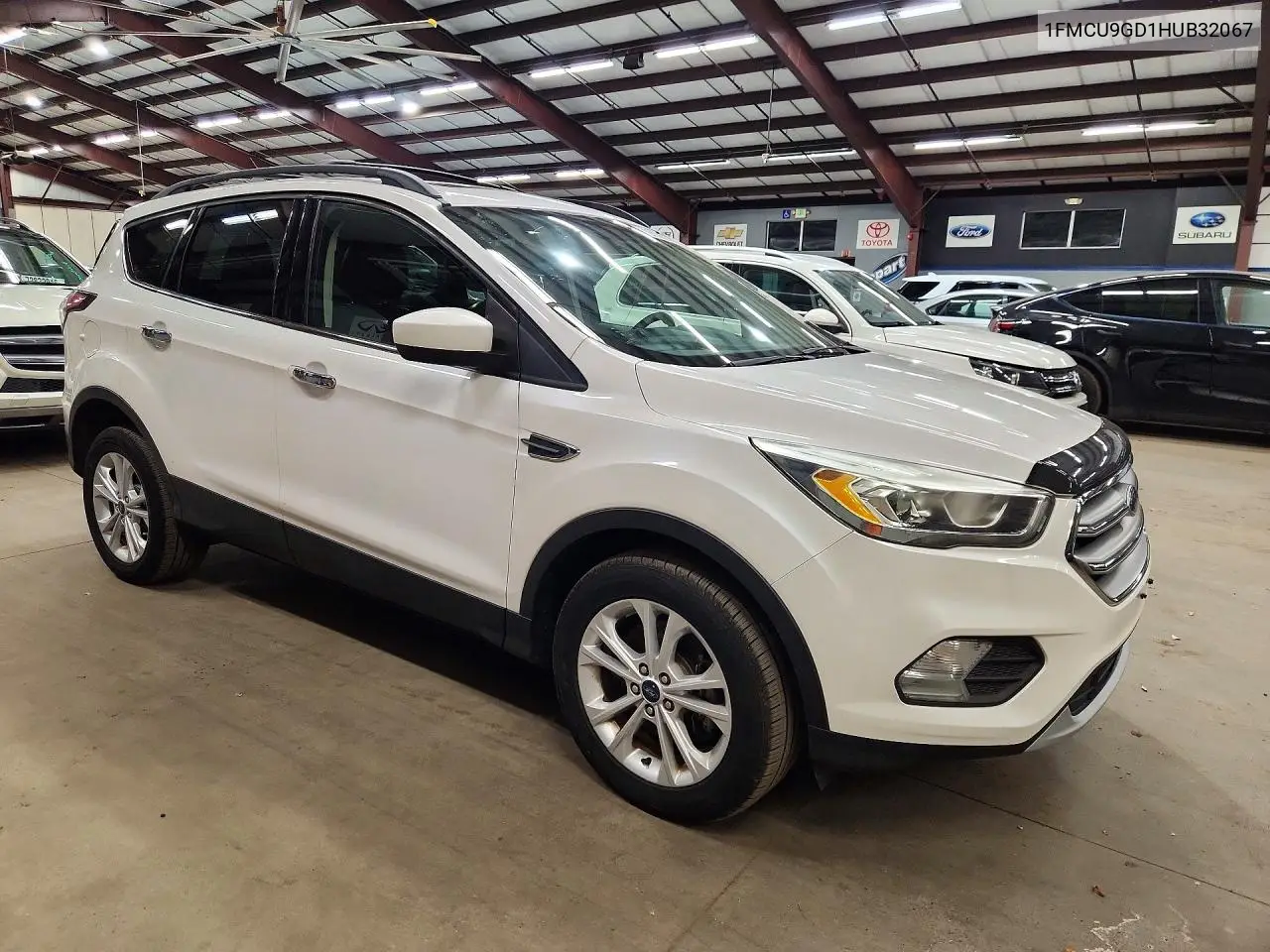 2017 FORD ESCAPE VIN 1FMCU9GD1HUB32067 — фото 4