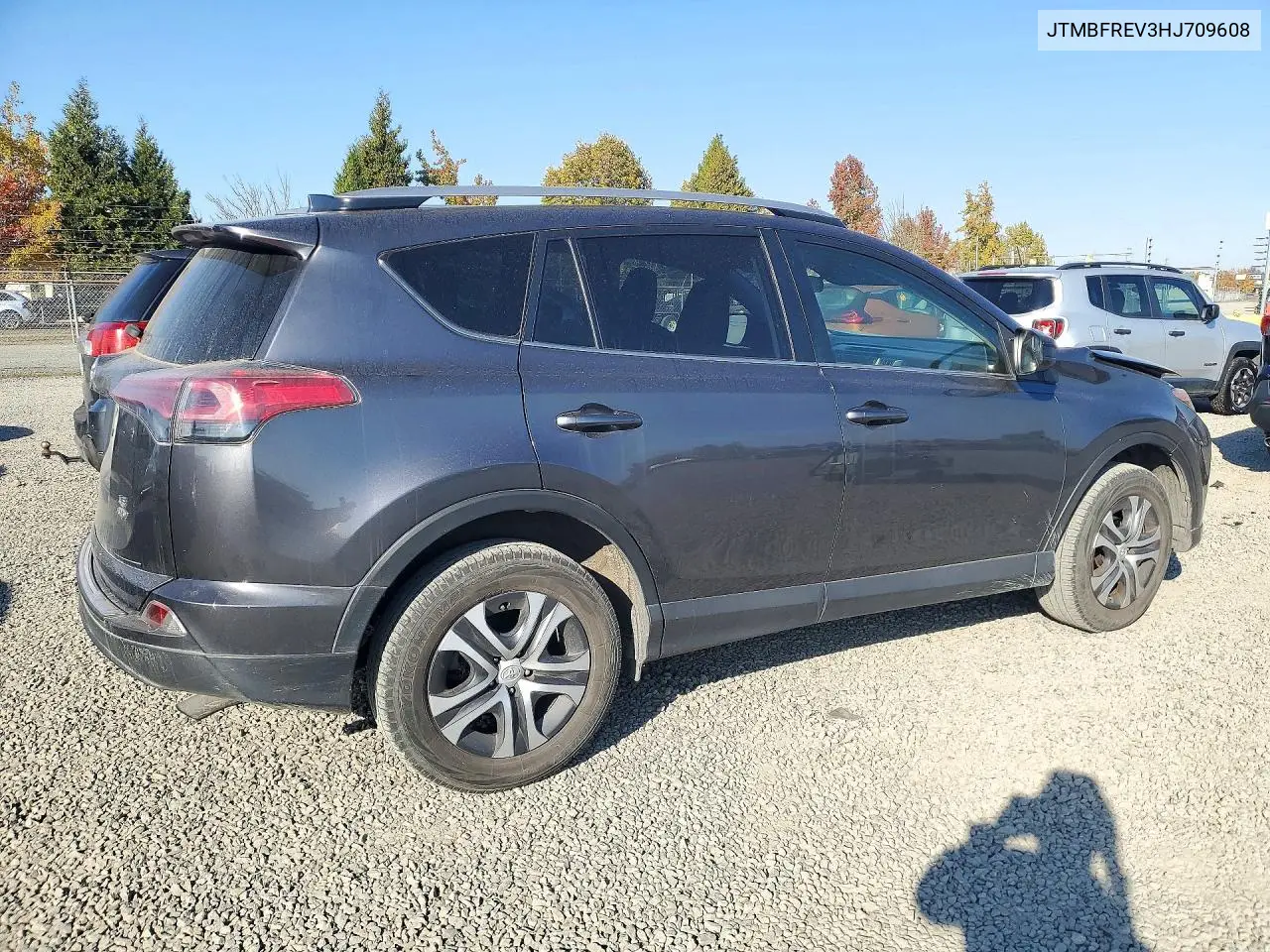 2017 TOYOTA RAV 4 VIN JTMBFREV3HJ709608 — фото 3