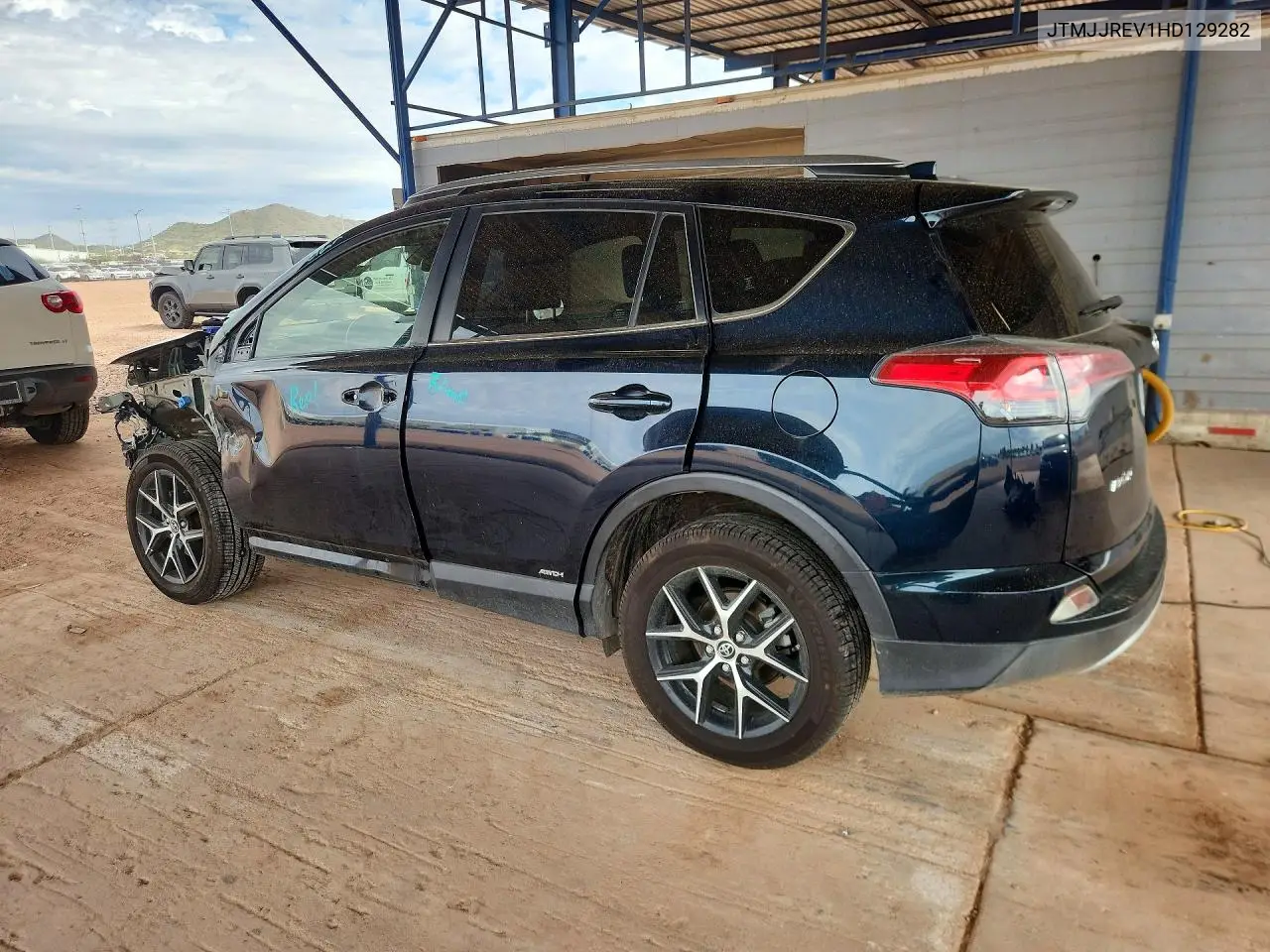 2017 TOYOTA RAV 4 VIN JTMJJREV1HD129282 — фото 2