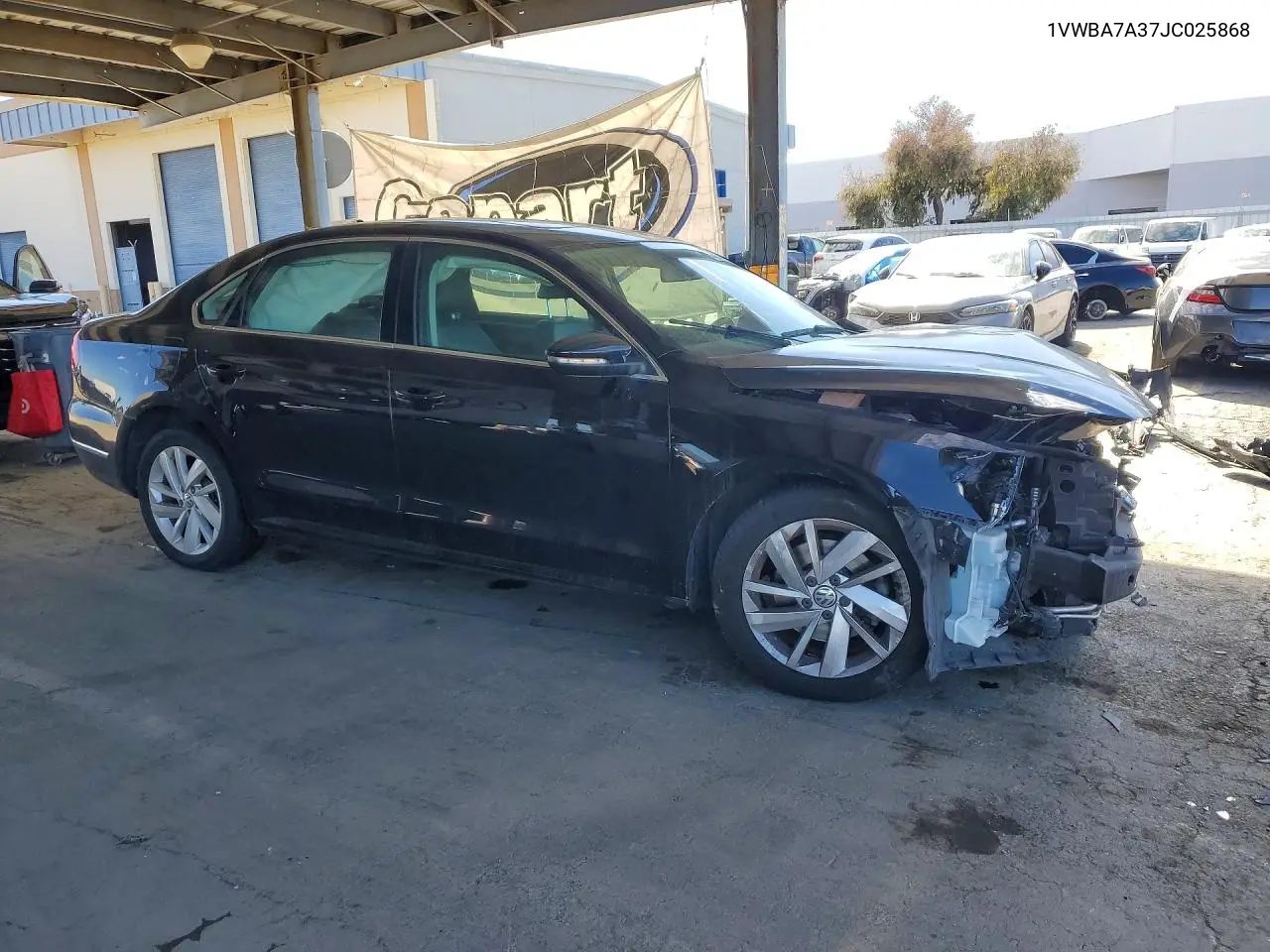2018 VOLKSWAGEN PASSAT VIN 1VWBA7A37JC025868 — фото 4