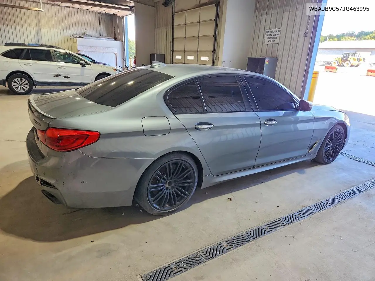 2018 BMW 5ER VIN WBAJB9C57JG463995 — фото 3