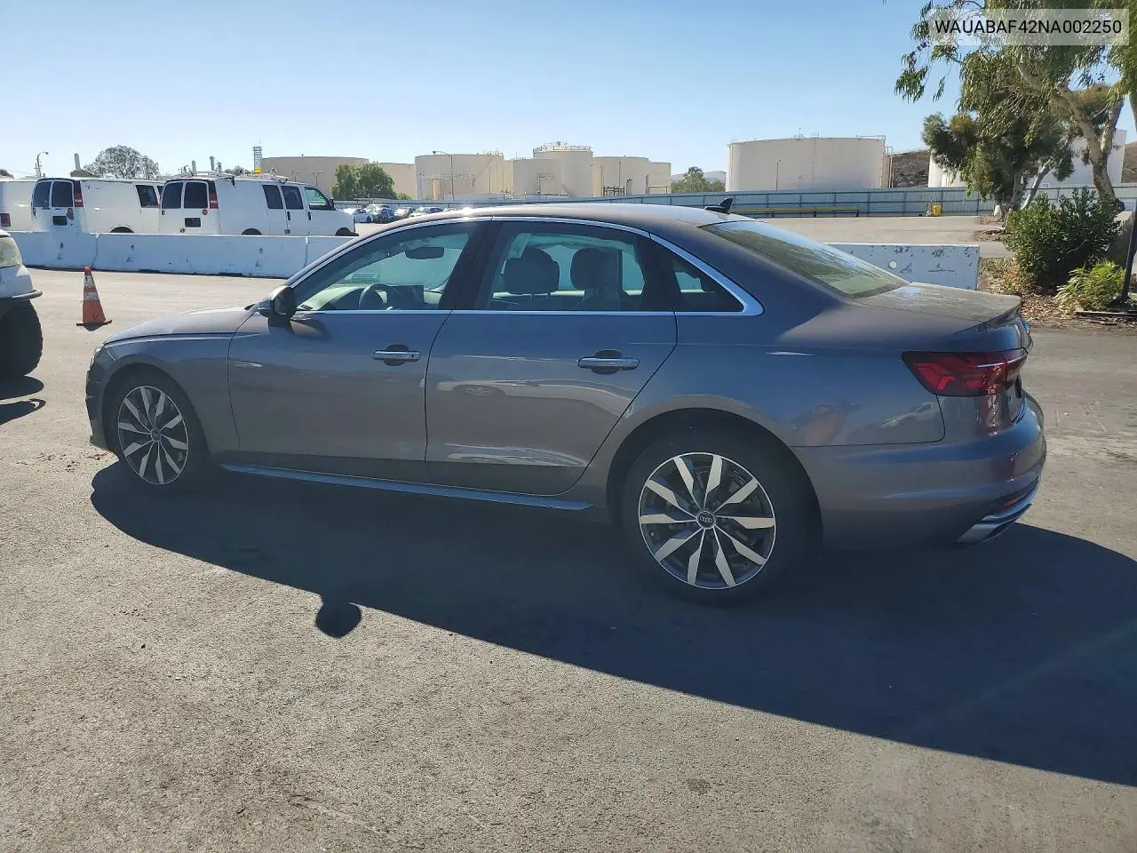 2022 AUDI A4 VIN WAUABAF42NA002250 — фото 2