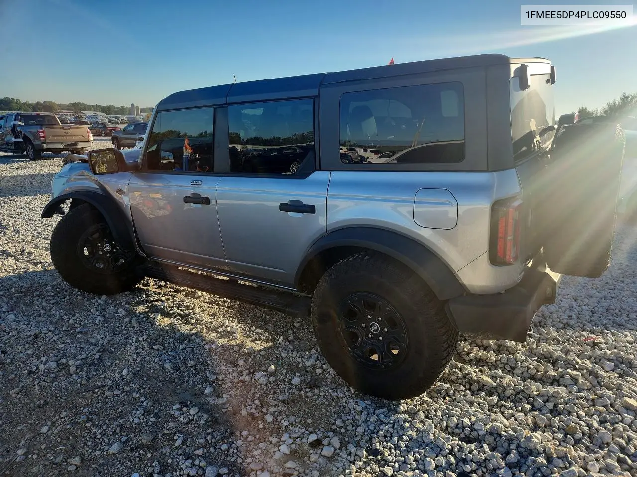 2023 FORD BRONCO VIN 1FMEE5DP4PLC09550 — фото 2