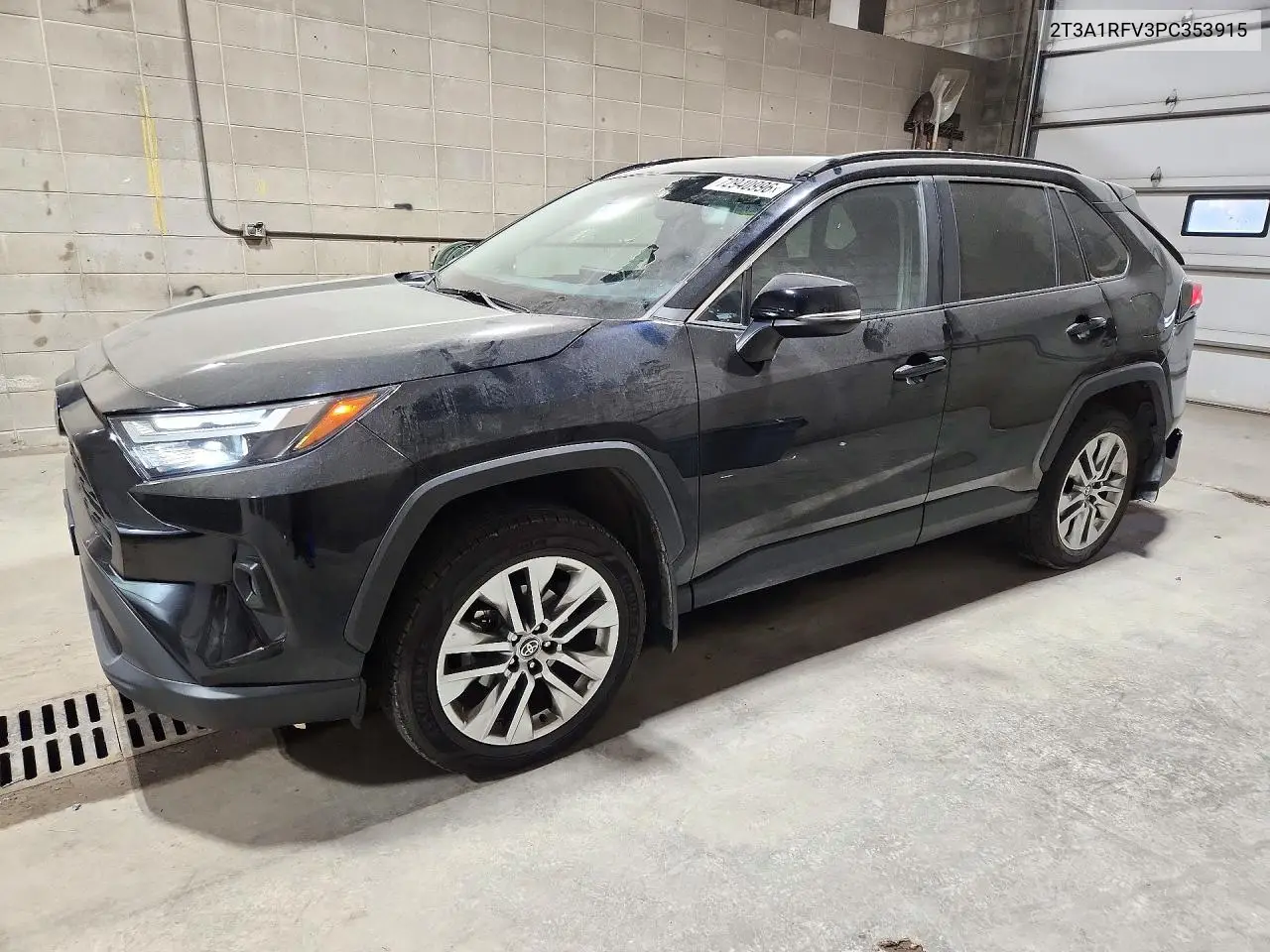 TOYOTA RAV 4 2023, VIN 2T3A1RFV3PC353915