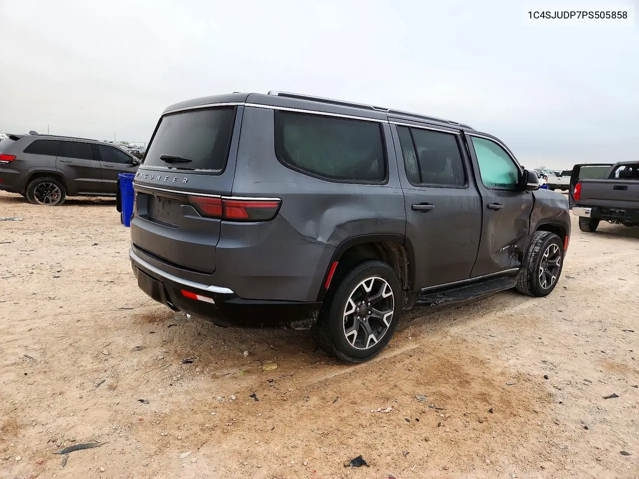 2023 JEEP WAGONEER VIN 1C4SJUDP7PS505858 — фото 3