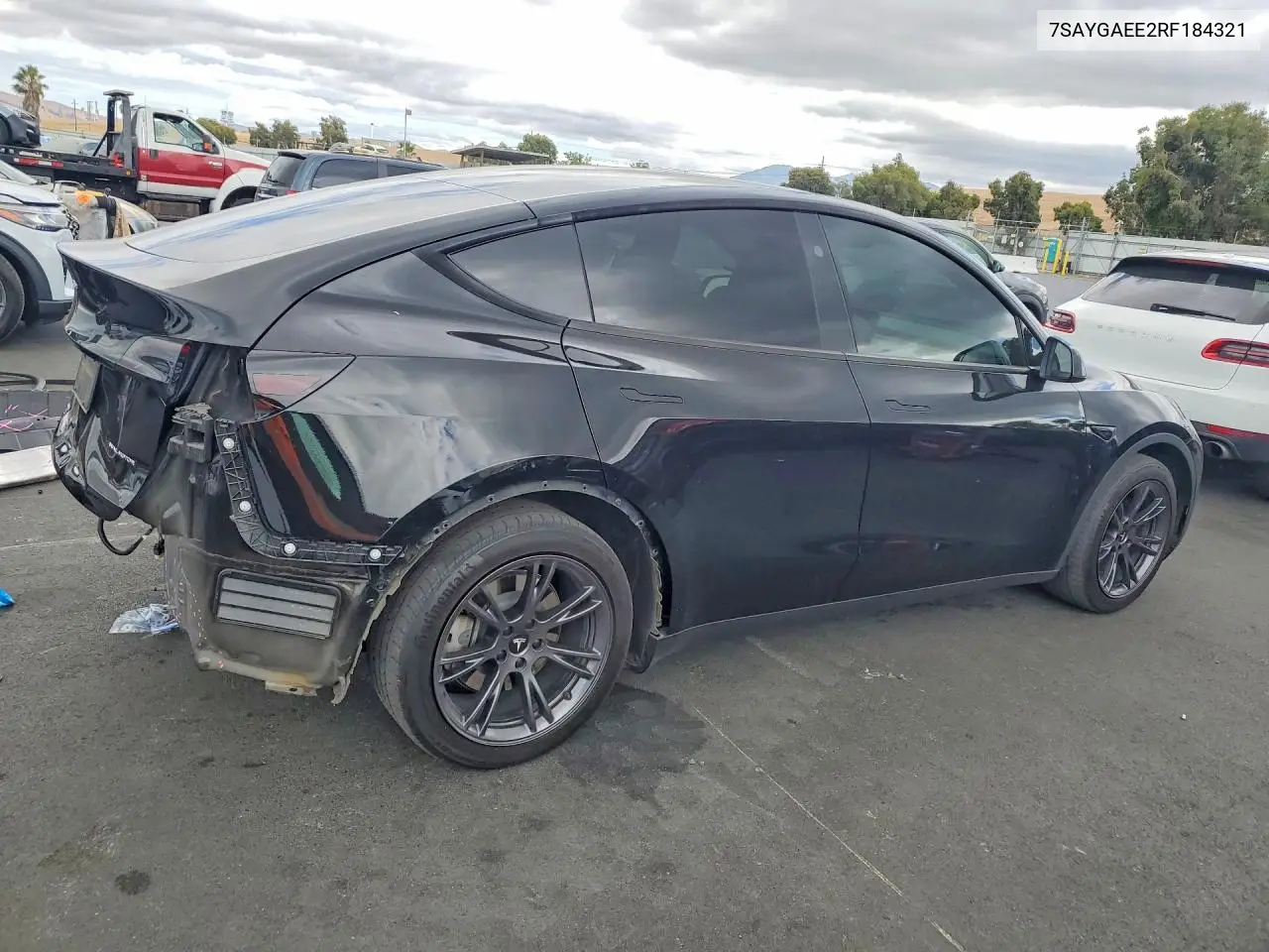 2024 TESLA MODEL Y VIN 7SAYGAEE2RF184321 — фото 3