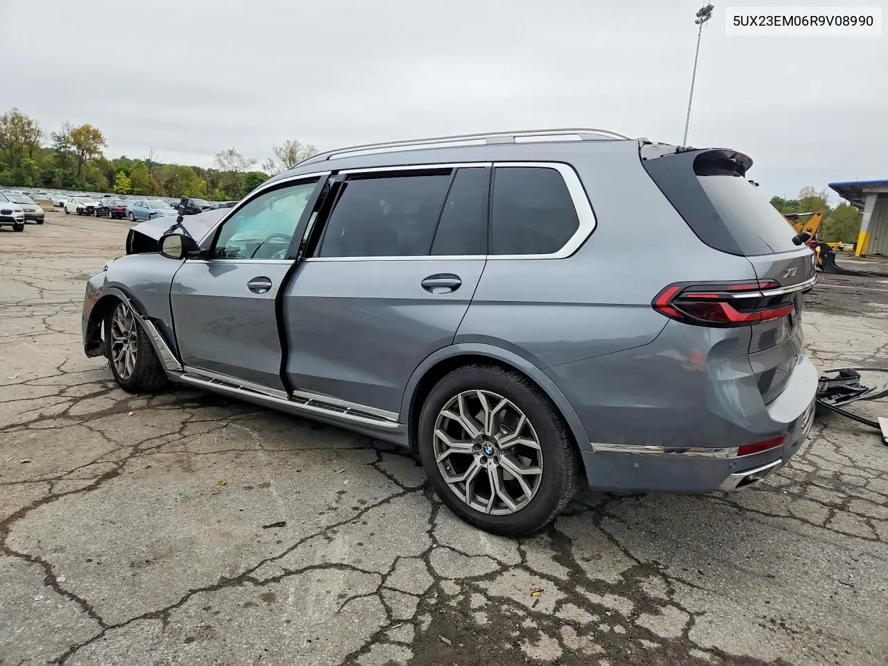 2024 BMW X7 VIN 5UX23EM06R9V08990 — фото 2