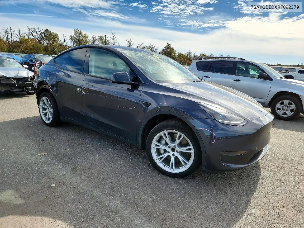 2024 TESLA MODEL Y VIN 7SAYGDEDXRF092379 — фото 4