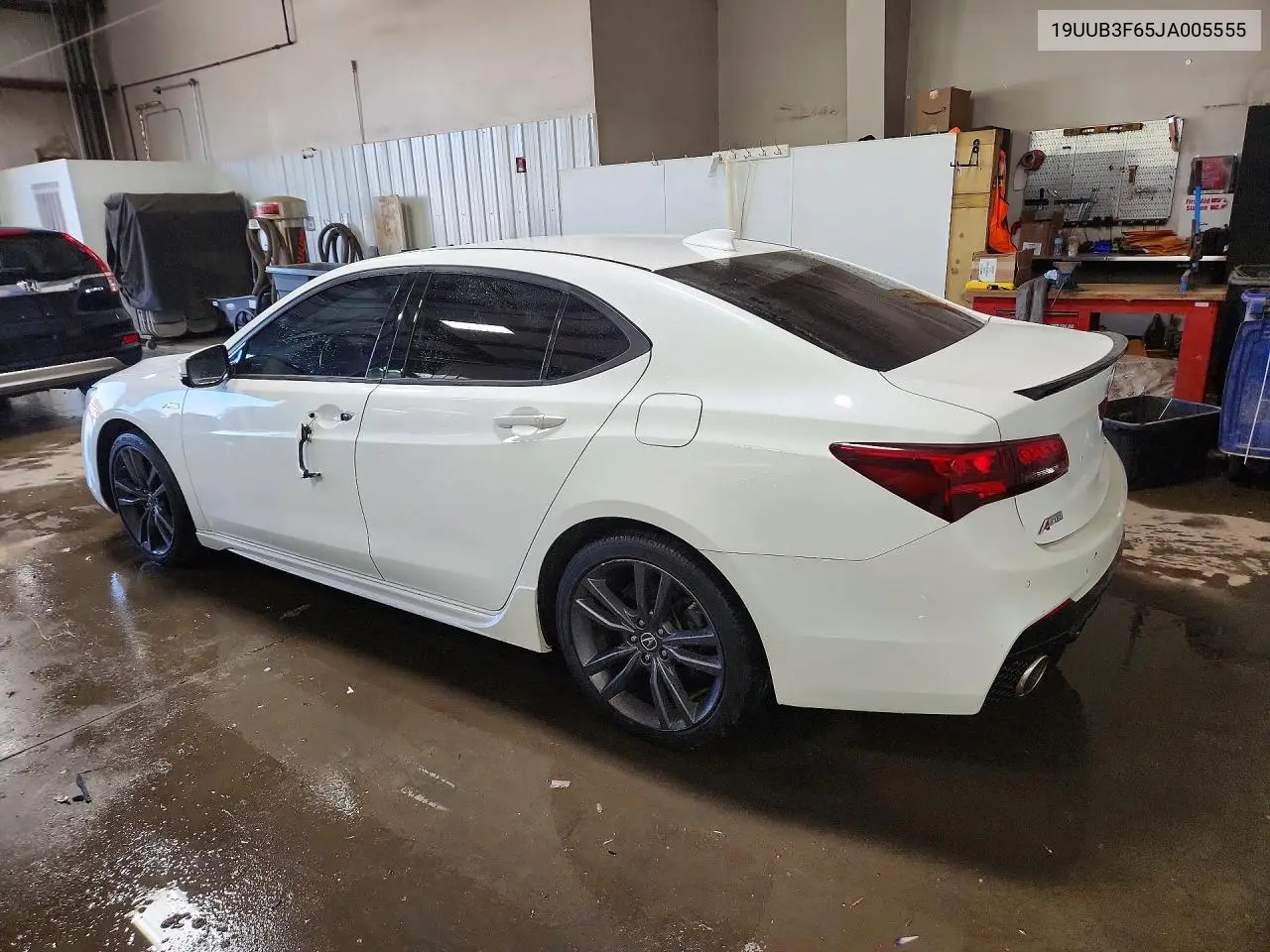 2018 ACURA TLX VIN 19UUB3F65JA005555 — фото 2