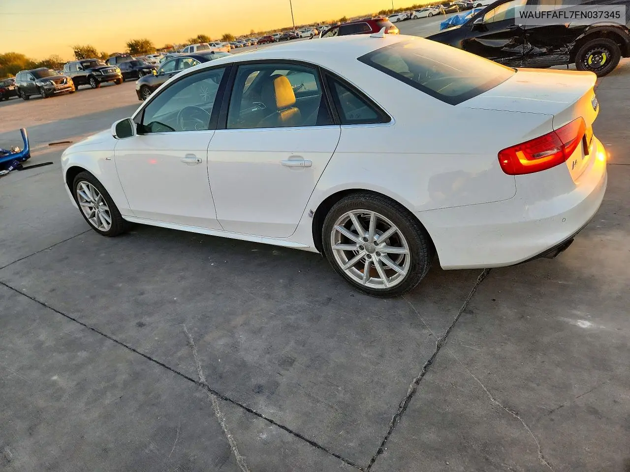 2015 AUDI A4 VIN WAUFFAFL7FN037345 — фото 2