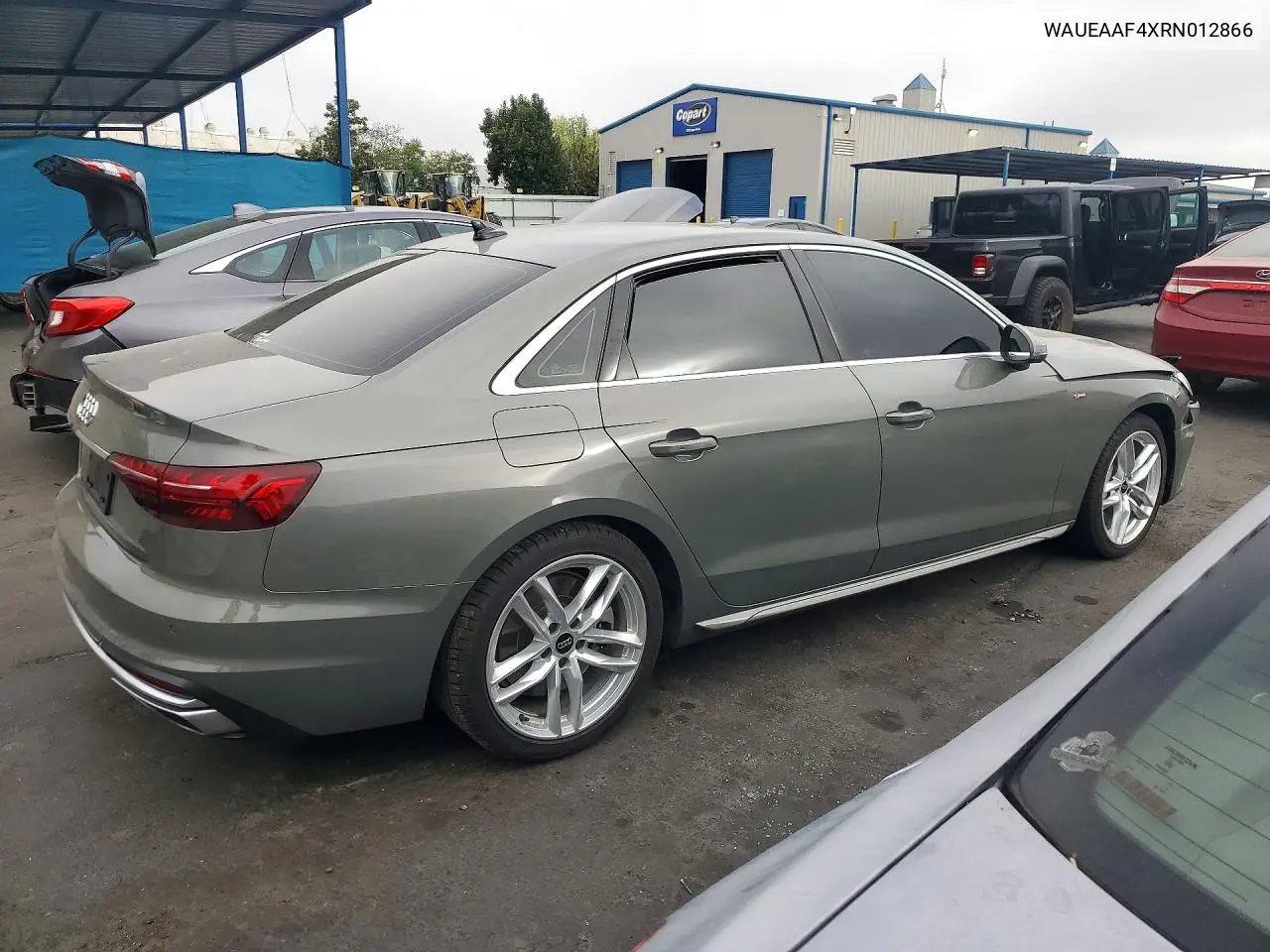 2024 AUDI A4 VIN WAUEAAF4XRN012866 — фото 3