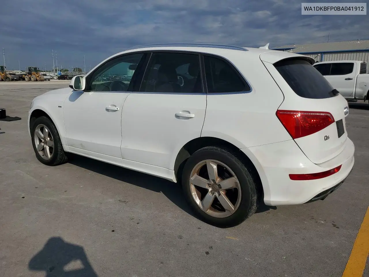 2011 AUDI Q5 VIN WA1DKBFP0BA041912 — фото 2