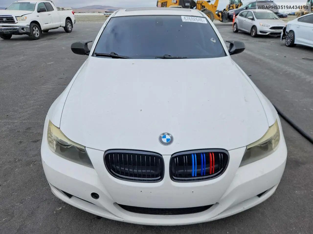 BMW 3ER 2009, VIN WBAPH53519A434198