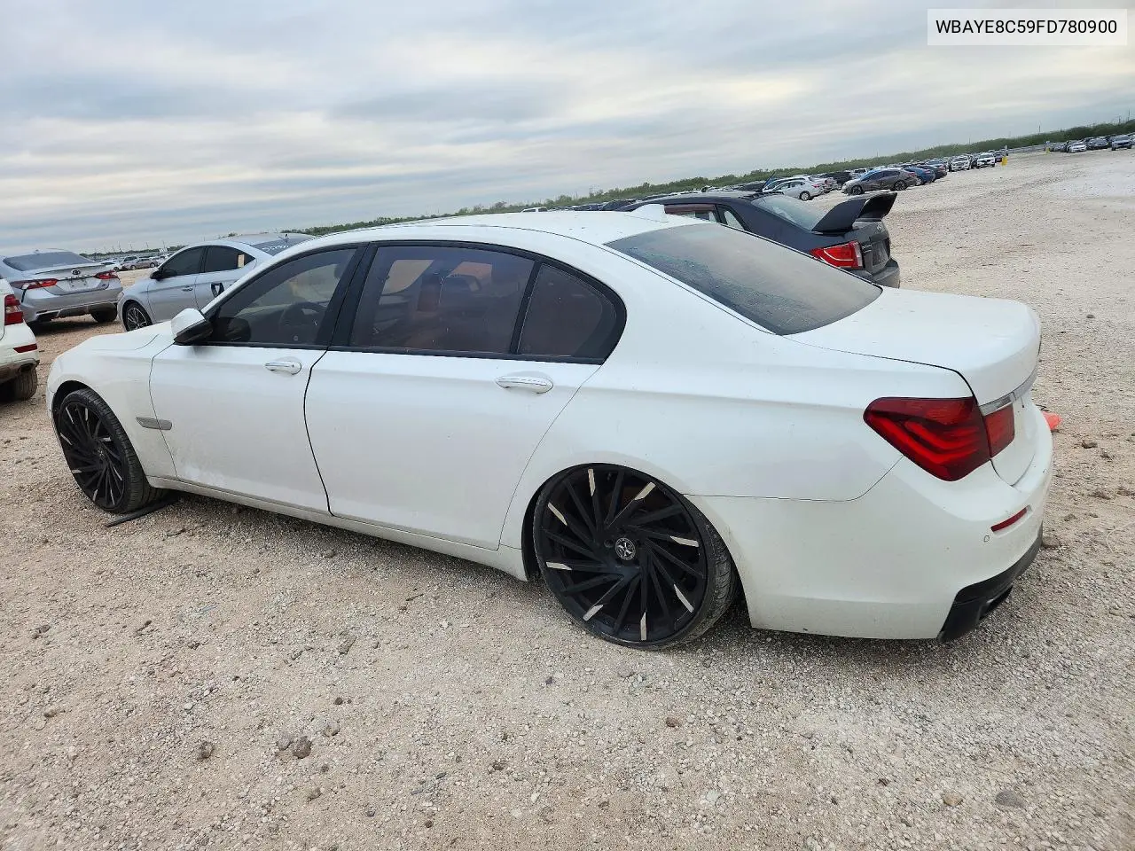 2015 BMW 7ER VIN WBAYE8C59FD780900 — фото 2