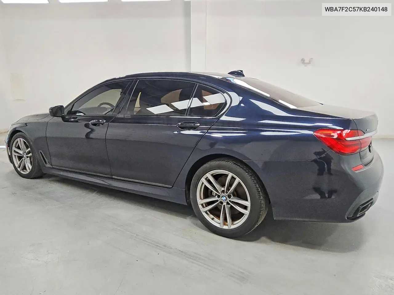 2019 BMW 7ER VIN WBA7F2C57KB240148 — фото 2