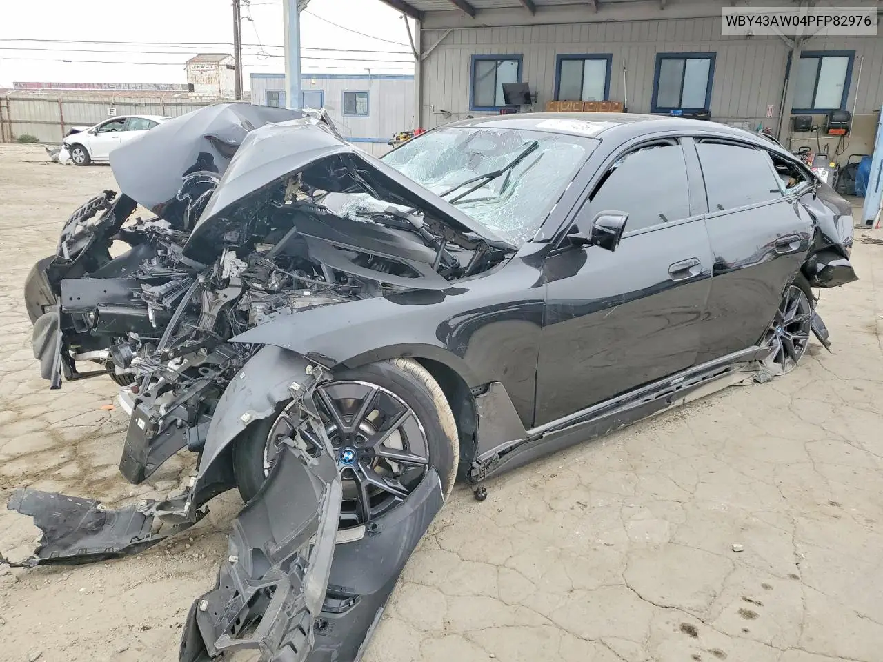 BMW I4 2023, VIN WBY43AW04PFP82976