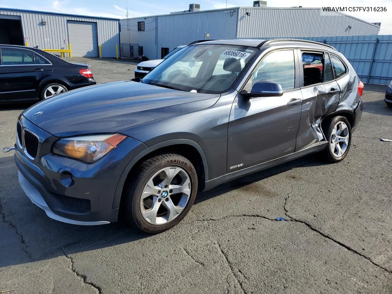 BMW X1 2015, VIN WBAVM1C57FV316236