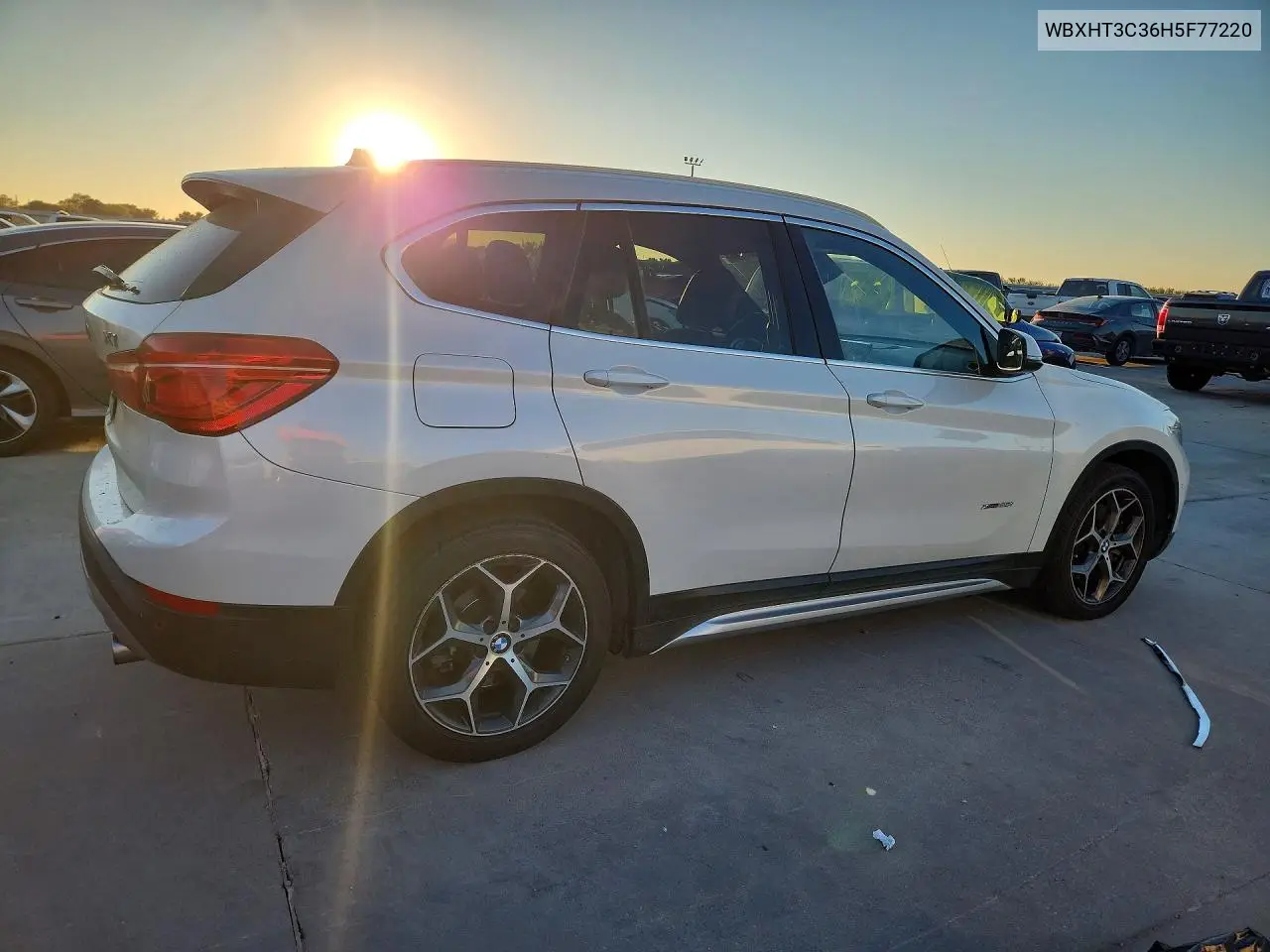 2017 BMW X1 VIN WBXHT3C36H5F77220 — фото 3