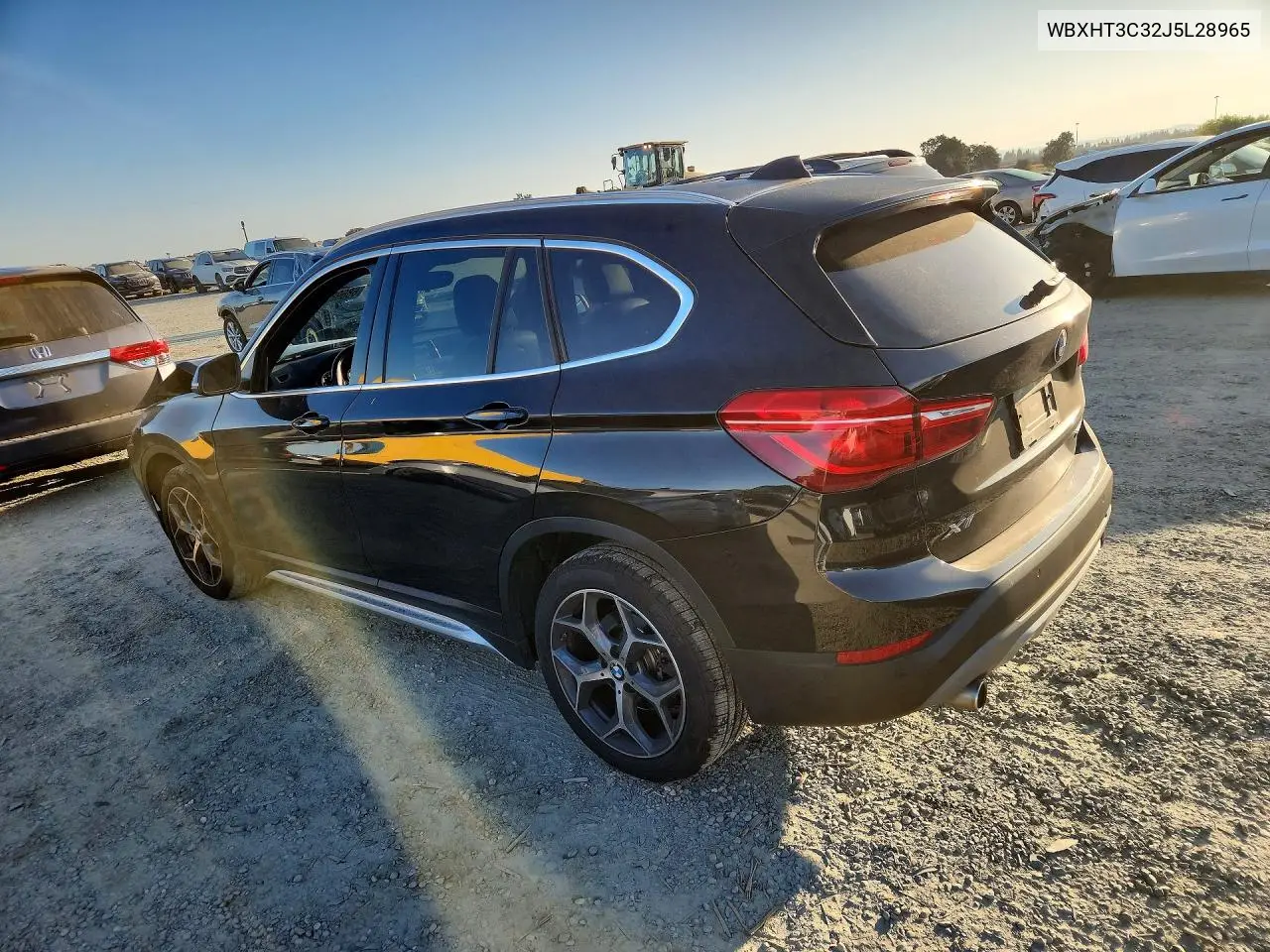 2018 BMW X1 VIN WBXHT3C32J5L28965 — фото 2