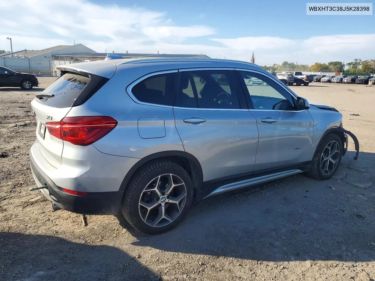 2018 BMW X1 VIN WBXHT3C38J5K28398 — фото 3