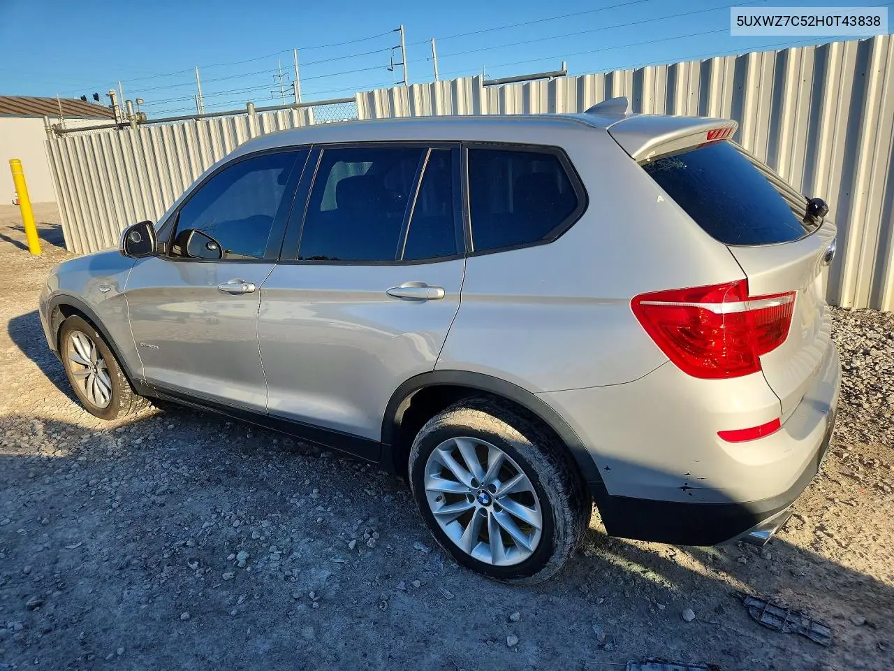 2017 BMW X3 VIN 5UXWZ7C52H0T43838 — фото 2