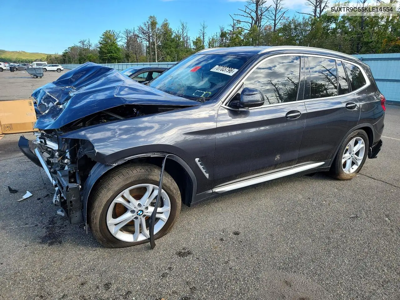 BMW X3 2019, VIN 5UXTR9C55KLE14554