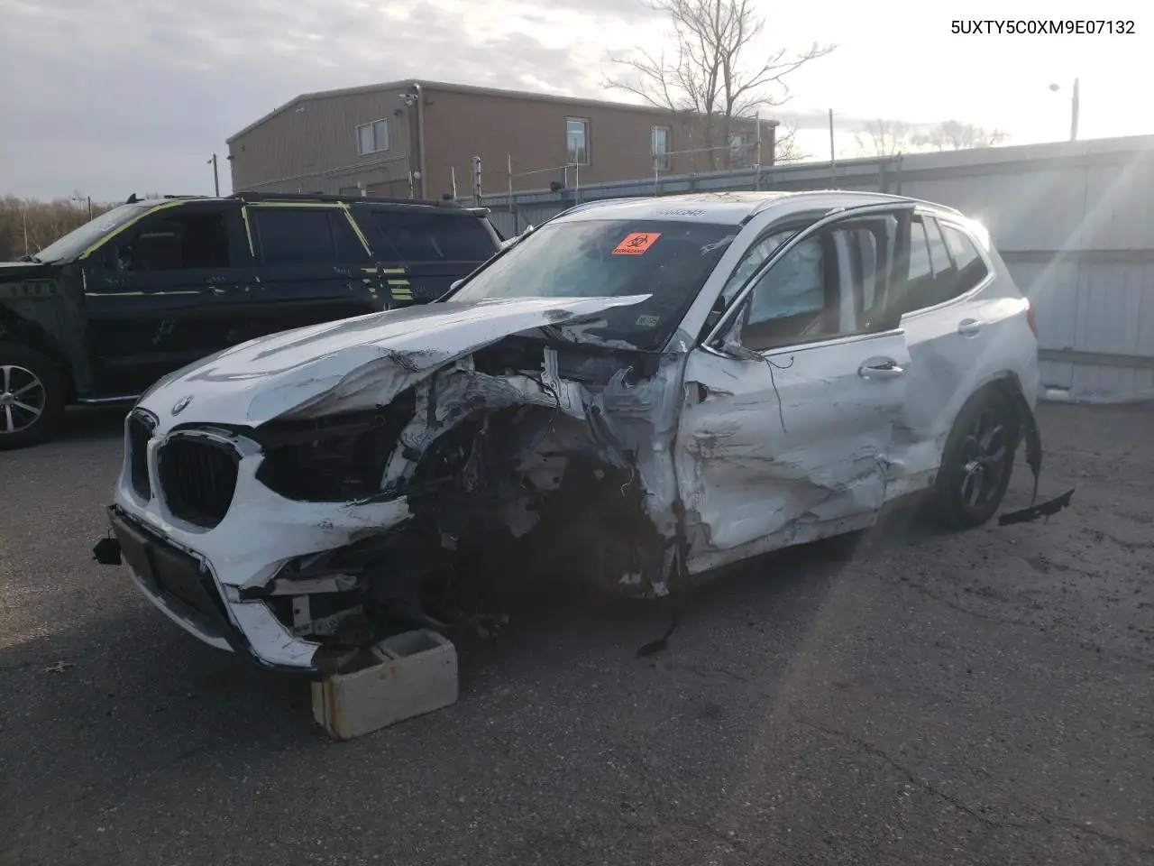 BMW X3 2021, VIN 5UXTY5C0XM9E07132