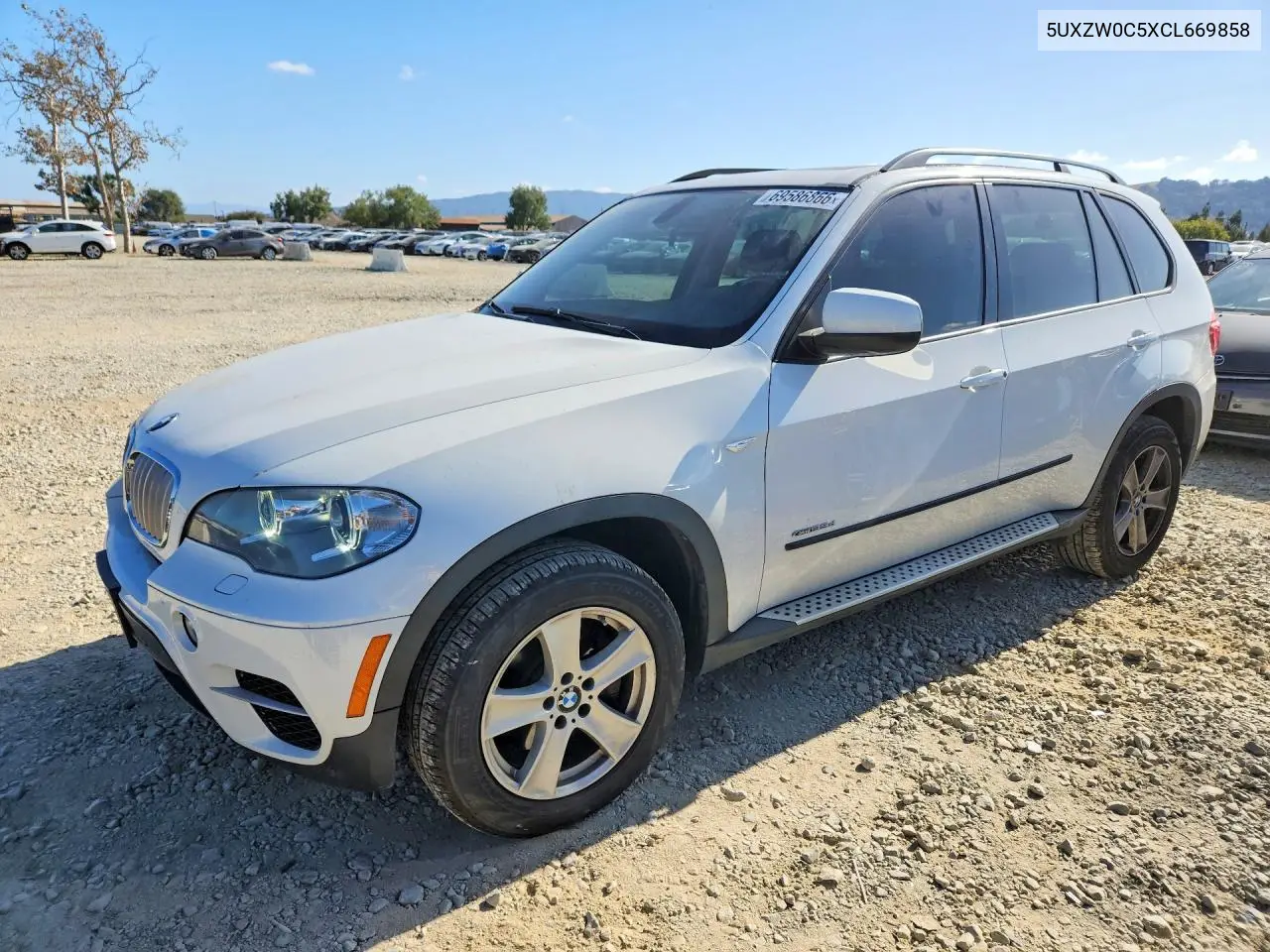 BMW X5 2012, VIN 5UXZW0C5XCL669858