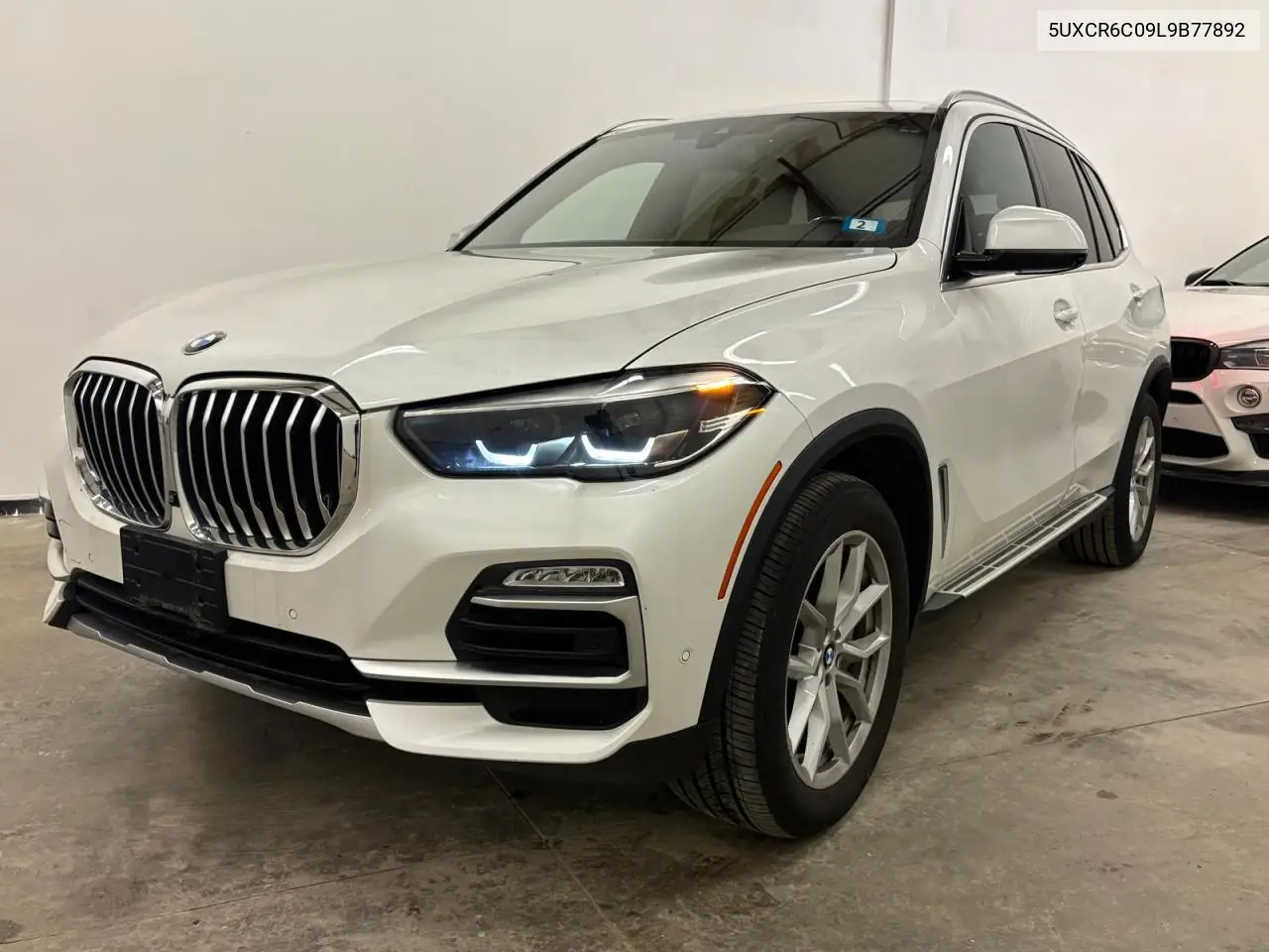 2020 BMW X5 VIN 5UXCR6C09L9B77892 — фото 2