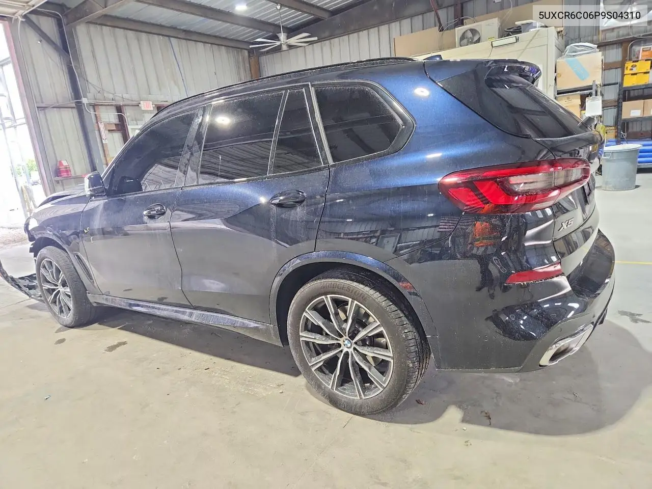2023 BMW X5 VIN 5UXCR6C06P9S04310 — фото 2