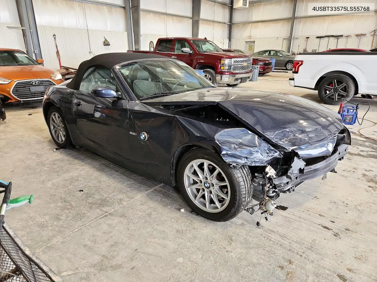 2005 BMW Z4 VIN 4USBT33575LS55768 — фото 4