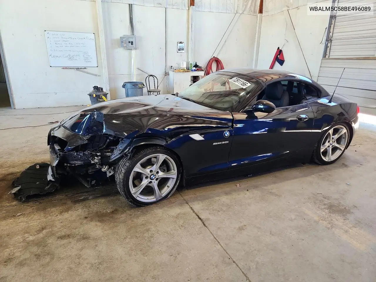 BMW Z4 2011, VIN WBALM5C58BE496089
