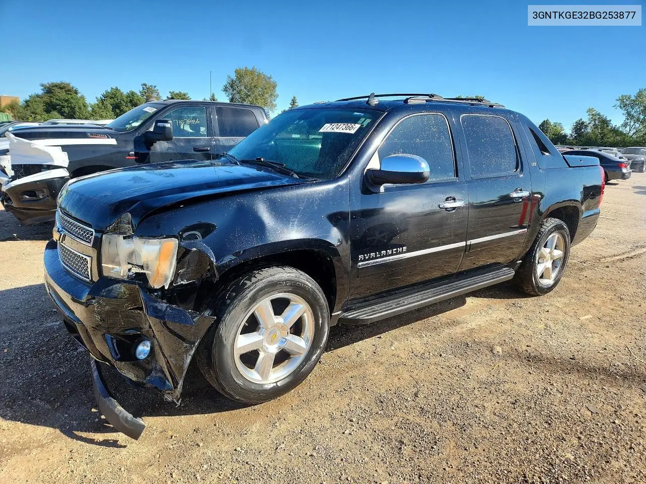 CHEVROLET AVALANCHE 2011, VIN 3GNTKGE32BG253877