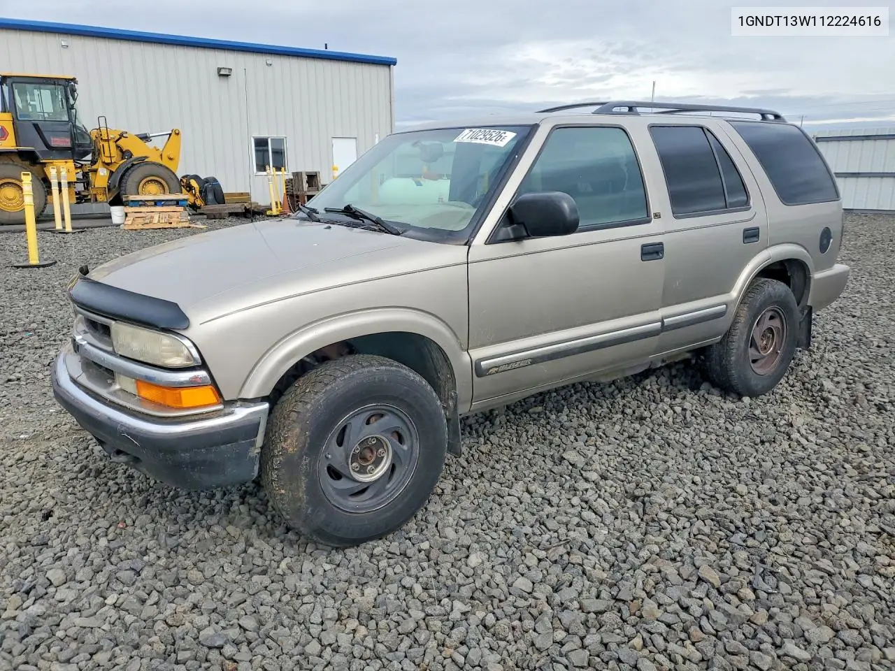 CHEVROLET BLAZER 2001, VIN 1GNDT13W112224616